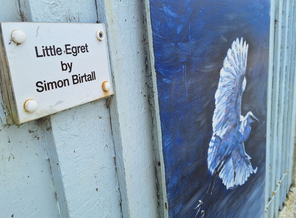 Painting of an egret on Waders Walk, Hoylake, Wirral